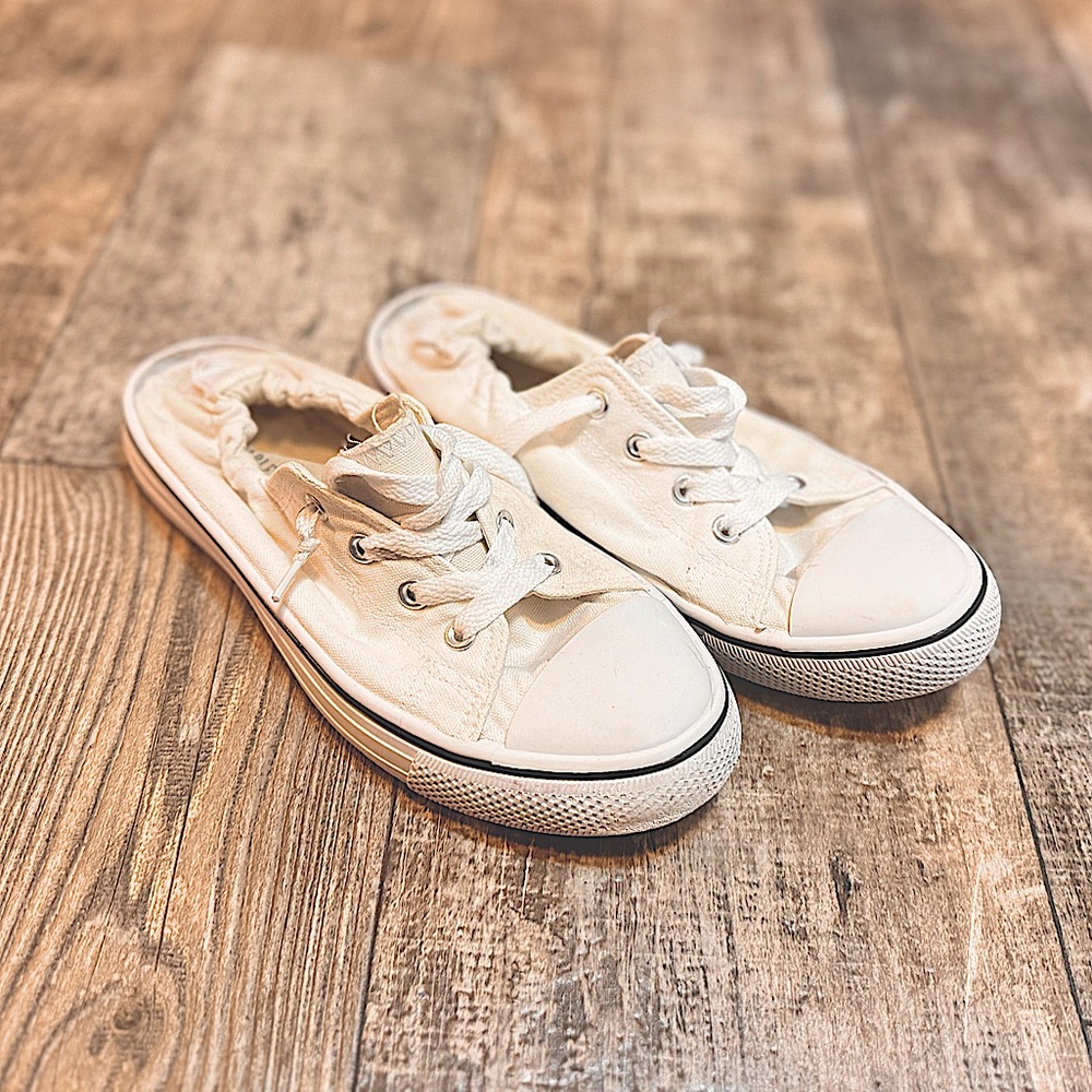 Charles Albert Women's White Sneakers